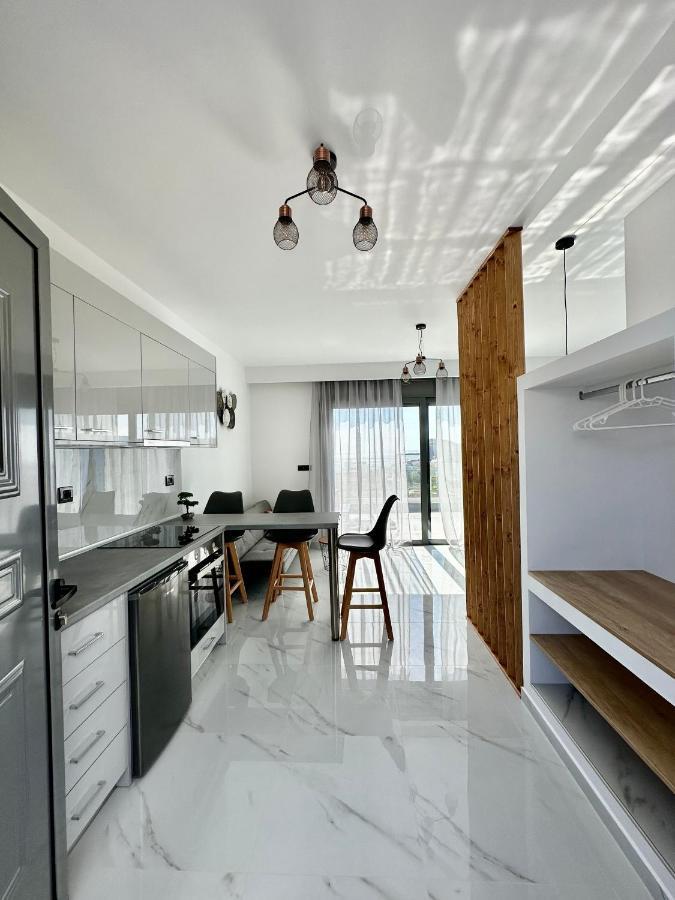 Royal Luxury Studios Archangelos  Extérieur photo