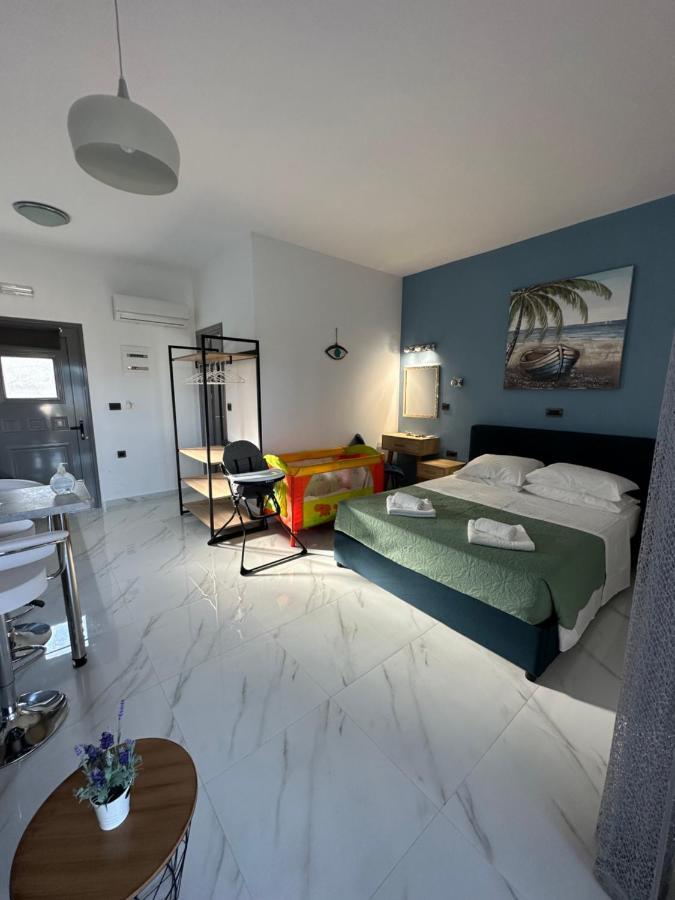 Royal Luxury Studios Archangelos  Extérieur photo